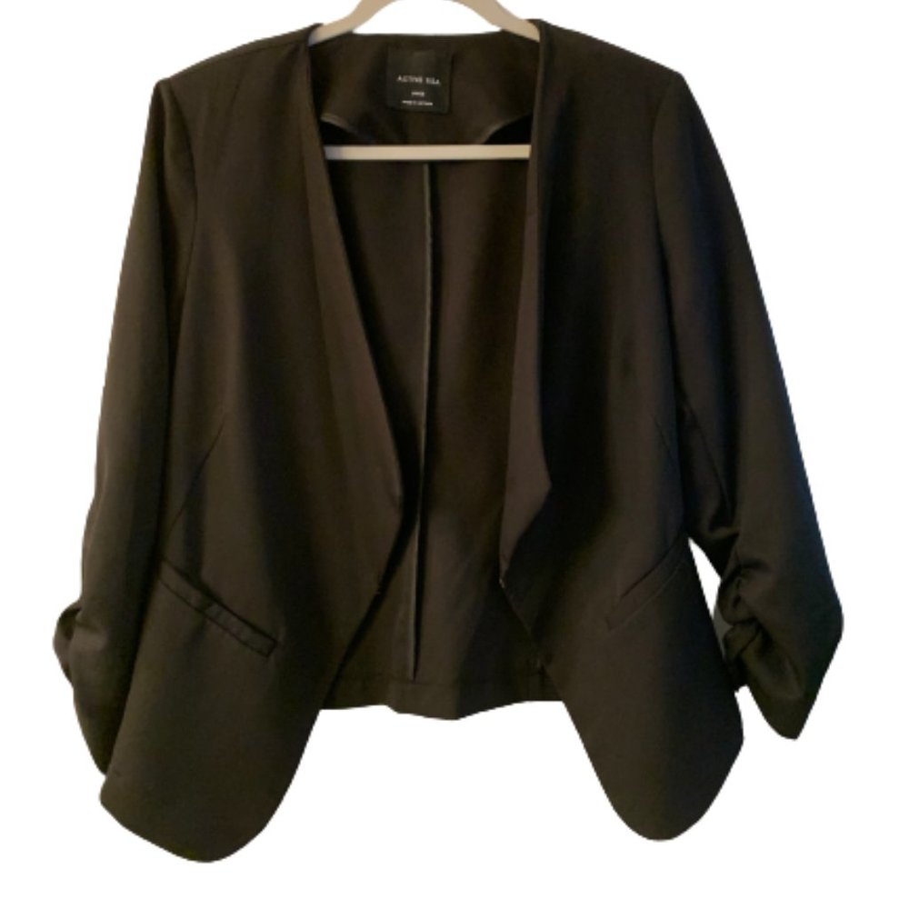 Women's Stylish Blazer with sleeves ruffled at the cuff